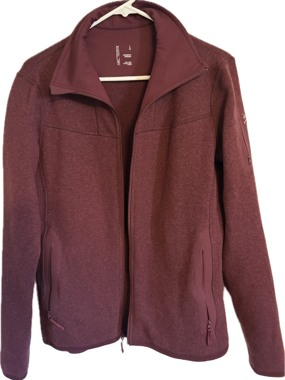 Arc'teryx Women’s Full-Zip Lightweight Jacket in Deep Maroon